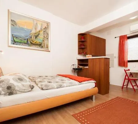 Centar 1 Private With Ensuite And Kitchenette Apartmán Split