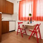 דירה Centar 1 Private With Ensuite And Kitchenette ספליט