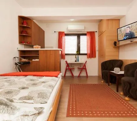Centar 1 Private With Ensuite And Kitchenette * 스플리트