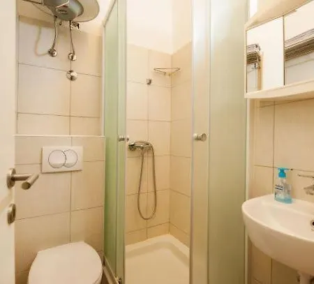 아파트 Centar 1 Private With Ensuite And Kitchenette