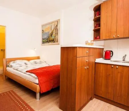 Centar 1 Private With Ensuite And Kitchenette * Split