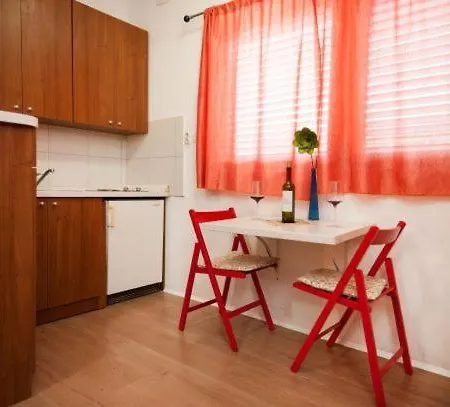 Lejlighed Centar 1 Private With Ensuite And Kitchenette Split