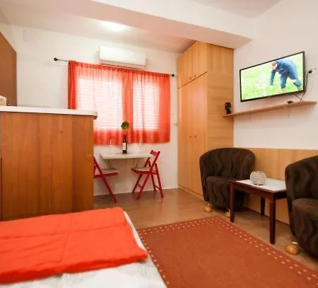 Centar 1 Private With Ensuite And Kitchenette * Split