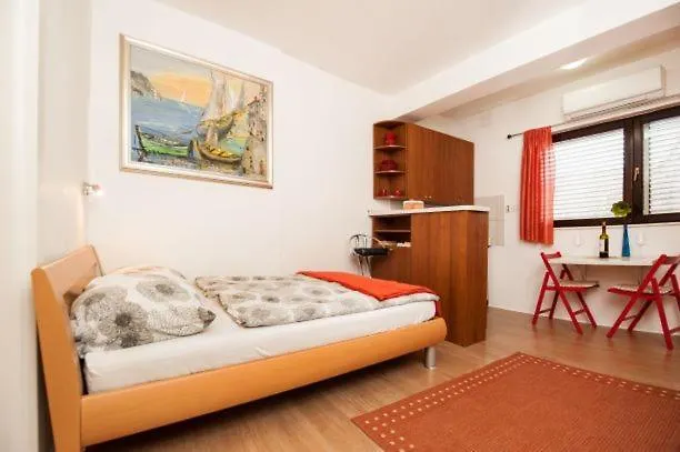 Centar 1 Private With Ensuite And Kitchenette Apartman Split