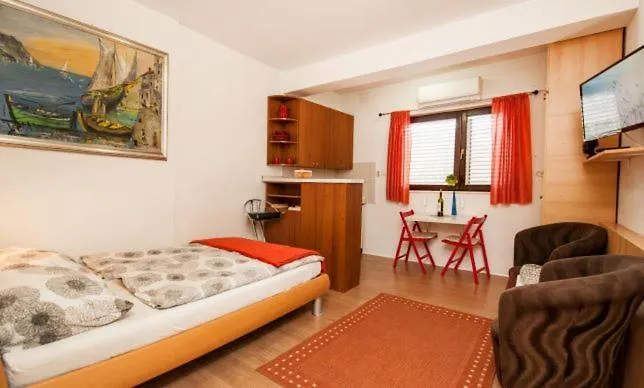Apartman Centar 1 Private With Ensuite And Kitchenette *