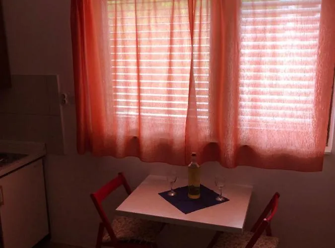 Centar 1 Private With Ensuite And Kitchenette Apartman