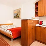 Centar 1 Private With Ensuite And Kitchenette * スプリト